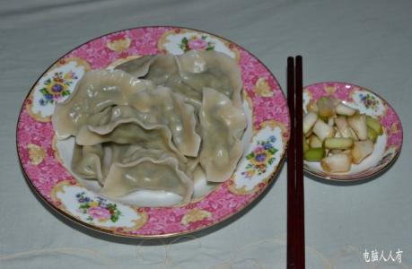 大蒜水饺的做法 菜肉水饺配大蒜·家常美食