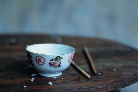 硝化细菌保质期 碗筷也有保质期 裂缝滋生细菌