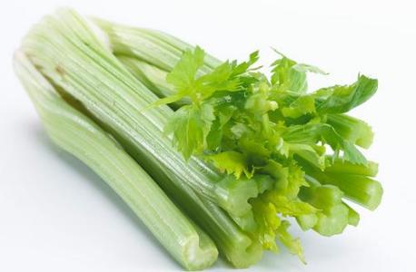 芹菜麦饭蒸散的窍门 芹菜的选购窍门