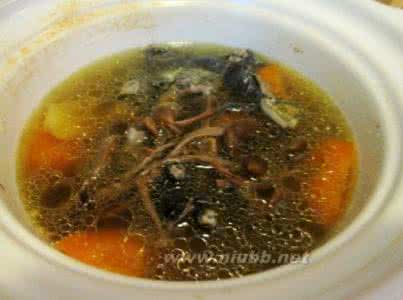 茶树菇乌鸡汤 茶树菇鸡汤 茶树菇乌鸡汤的做法,茶树菇乌鸡汤怎么做好吃,茶树菇乌鸡汤的家常做法