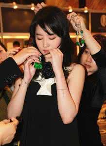 辣绿翡翠 中国十大最美女神 图片辣眼睛！最美的翡翠女神是她，没有之一