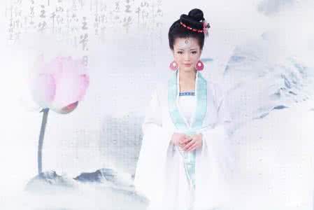 莲芳姐广场舞 一水清幽，一莲清芳【情感美文】
