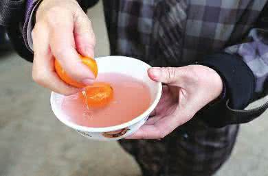 水果掉色 为什么洗水果的时候会掉色?真的是染色剂吗?