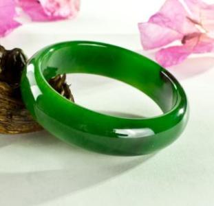 和田玉碧玉手镯价格 和田玉碧玉手镯价格 2014和田玉碧玉手镯价格