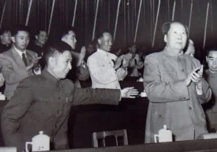 庐山会议 庐山会议上，毛泽东为何突然决定从纠“左”转向反右？