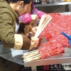 为什么牛羊肉比猪肉贵 暗访假肉作坊 猪肉是怎样变成牛羊肉