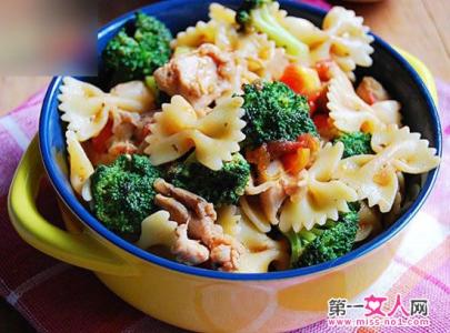 番茄鸡肉意面 【番茄鸡肉蝴蝶结意面】:混搭出一款适合中国人口味的意面
