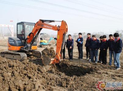 挖掘机考试试题及答案 挖掘机驾驶员 挖掘机驾驶员考试试题及答案