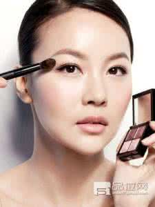 如何化彩妆步骤视频 完美彩妆如何使用?