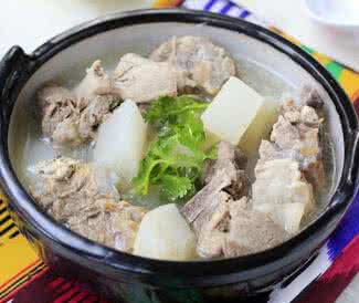 羊肉炖豆腐 冬季暖身营养羊肉炖豆腐