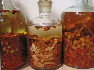 春季饮食禁忌 四季饮药酒有禁忌 这六类人不宜饮用药酒