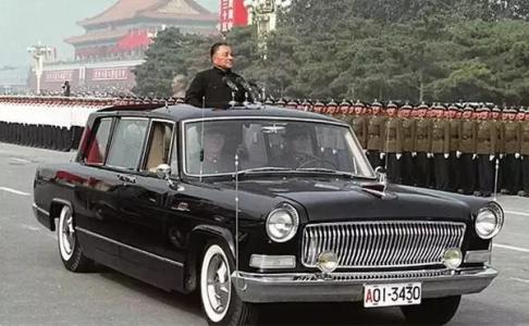 阅兵方阵车辆队形系统 阅兵车辆轱辘白色 为何白色的车辆卖的就是贵? 真正原因你知道吗？