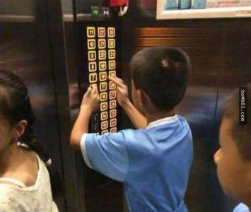 电梯楼层显示器china 7岁小孩在电梯里乱按楼层键,妈妈的“惩罚方式”竟让乘客都笑了!