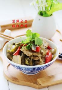 酸菜粉皮的做法 酸爽开胃菜——酸菜猪肉炖粉皮