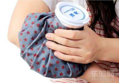 被蜜蜂蛰了一下怎么办 被蜜蜂蛰了该怎么办