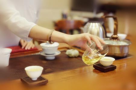 永远不要打探别人工资 生活美文:永远不要打探别人工资