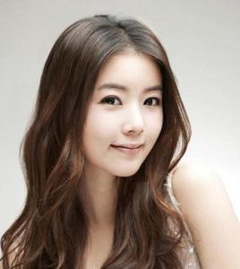 气质长发发型 知性发型：知性潮女的长发气质发型