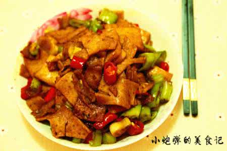 辣炒千叶豆腐 几分钟搞定家常开胃菜【香辣千叶豆腐小炒肉】