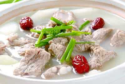 莲菜排骨汤的做法 【常见的菜】排骨汤