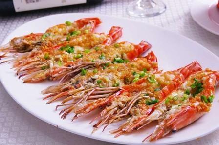 蒜蓉蒸罗氏虾 图文：蒜蓉蒸罗氏虾