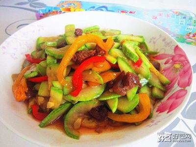 西葫芦炒肉 西葫芦炒肉 简单方法让你吃出美味