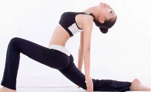 瘦腰瘦肚子的瑜伽动作 瘦腰瑜伽，打造腰部美好线条