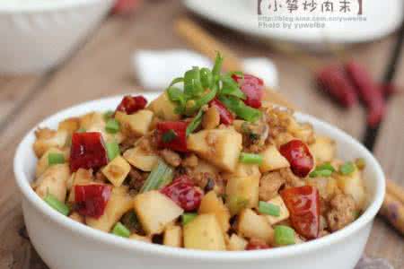 酸菜小笋炒肉末 小笋炒肉末的做法