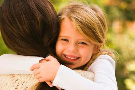 好父母决定孩子一生 父母决定孩子的未来 孩子哭的时候，你的反应决定孩子的未来！