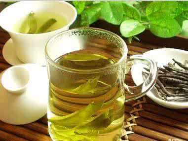 喝苦丁茶的好处和坏处 喝苦丁茶的好处和坏处 喝苦丁茶的好处 降火去热