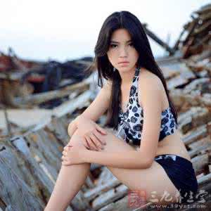 玉烟嘴怎样鉴定年代 50年代女性的胸部高耸竟是靠嘴吹的