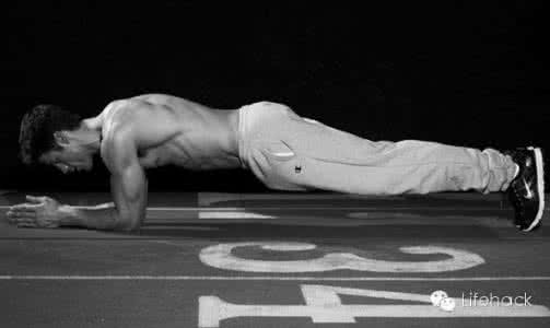 健身房器械标准动作 最流行的24种无器械健身动作,打造绝美肌肉线条!