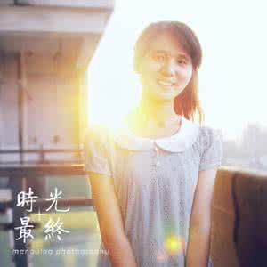 洗衣服的时候放空瓶子 【生活技巧】她拿瓶子在衣服上推5下，效果惊人