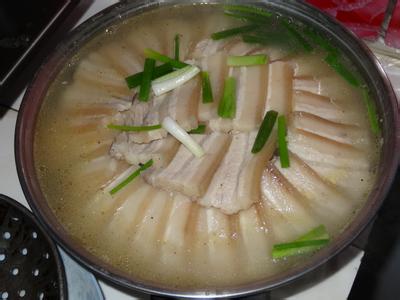 酸菜火锅底料的做法 酸菜白肉火锅的做法