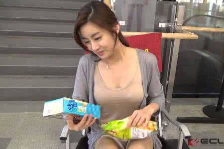 考研培训惊呼网 惊呼网 一女子饭后用它泡水喝,135斤胖妞暴瘦42斤!网友惊呼不可能....
