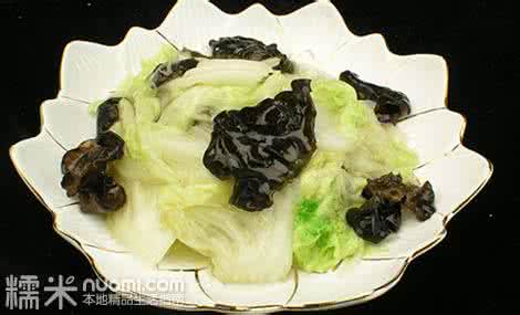 胡萝卜木耳馅饺子 教你做好吃的白菜木耳素馅儿饺子
