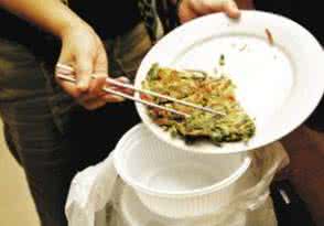 剩菜剩饭 老人不要可惜剩饭剩菜