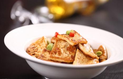 豆腐怎么做入味 ?做豆腐，我教您一招！入味超好吃，油少，十分钟搞定！