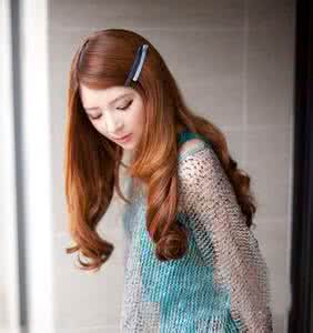 潮流卷发 好看的中长卷发造型 冬季潮流女先锋