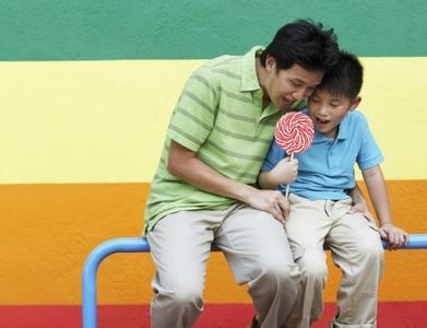 爸爸做孩子气的事 爸爸一定要与孩子做的50件事