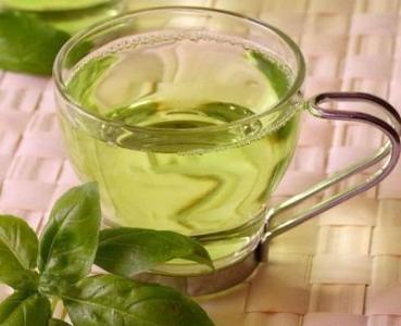 绿茶加冰糖 绿茶加冰糖可以缓解咽喉炎