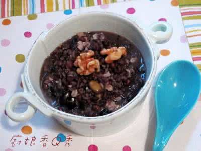 黑豆核桃粥 黑豆核桃粥 养护肾脏不频尿