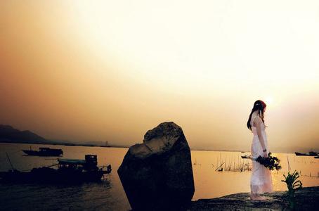 谁是谁的谁 滚滚红尘路, 谁是谁的谁【情感美文】