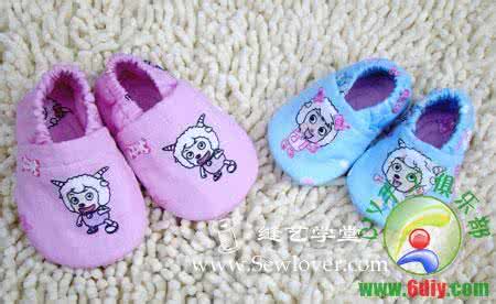 最简单婴儿鞋钩法视频 妈妈们快来做宝宝婴儿鞋啊，超简单的