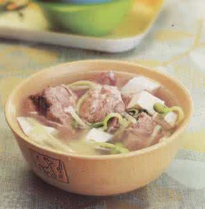黄豆芽豆腐汤 1.黄豆芽排骨豆腐汤 2.排骨玉米汤 3.排骨藕汤
