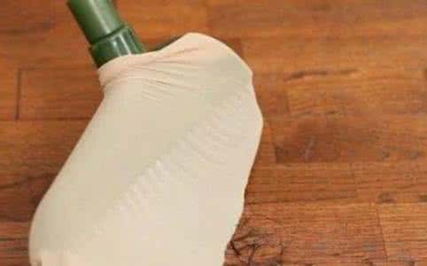 值得收藏的旧书书名 旧袜子还能扫地?值得收藏的旧袜子18种神奇妙用!