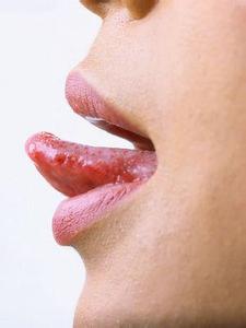 颈椎病的自我疗法 搅舌头，最省力的颈椎病自疗法，并可美容
