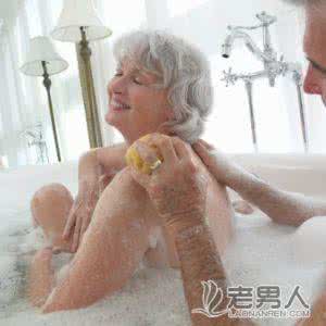 老年人用药的注意事项 老年人的性生活需要注意什么