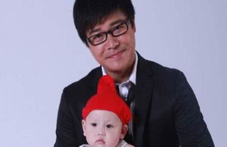 爸爸妈妈小时候的玩具 妈妈哺乳时爸爸也该动起来