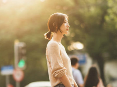 形容一个女人很有魅力 一个女人有没有魅力，跟这18件事有很大的关系！