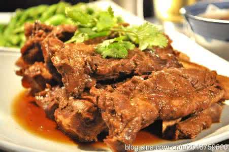 磨刀霍霍向猪羊 磨刀霍霍“酱骨架” 